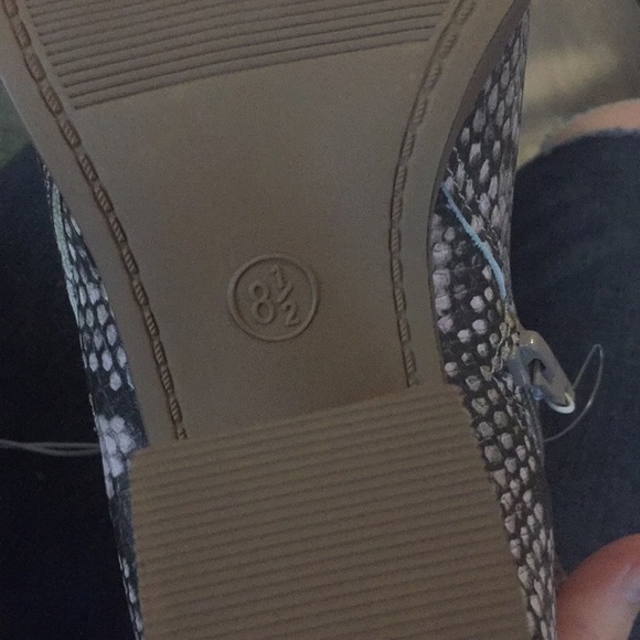 NWOT Universal Thread Gray Python Snakeskin Boots - Picture 9 of 10